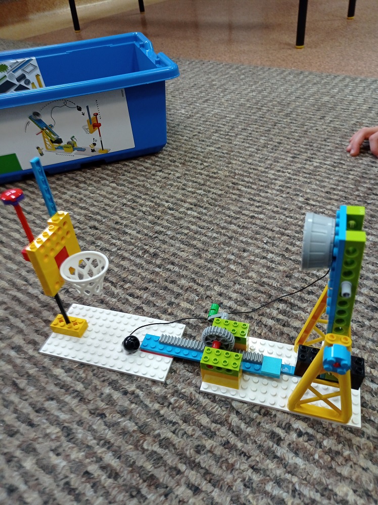projekt z klocków Lego wykonany przez uczniów