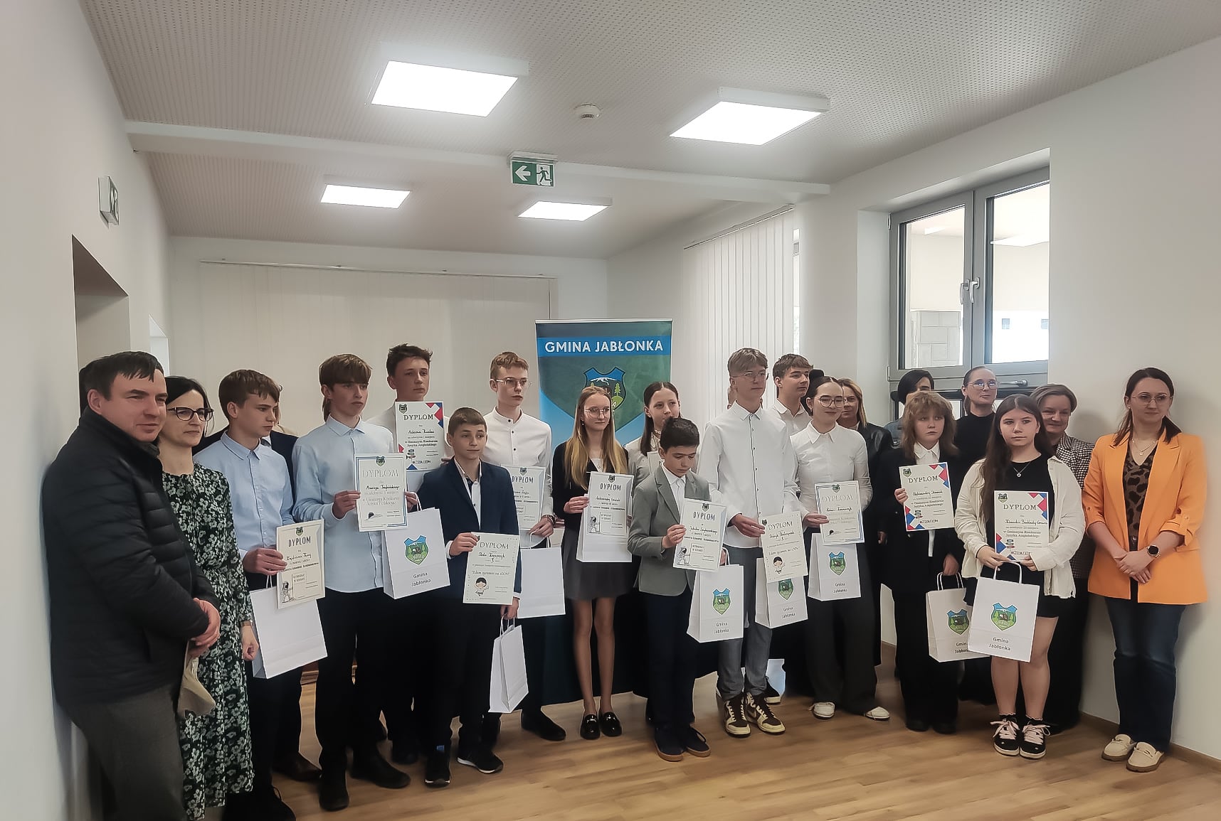 wręczenie nagród za podium w konkursach gminnych