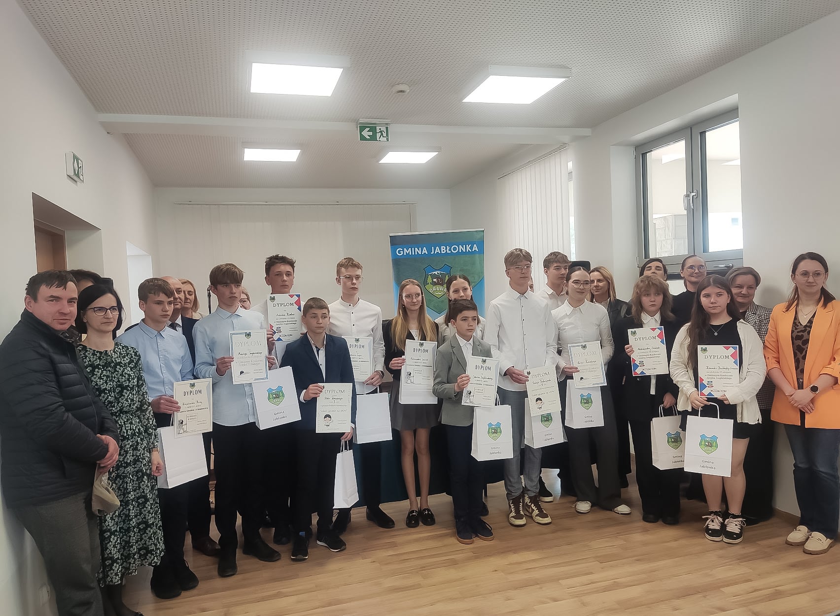 wręczenie nagród za podium w konkursach gminnych